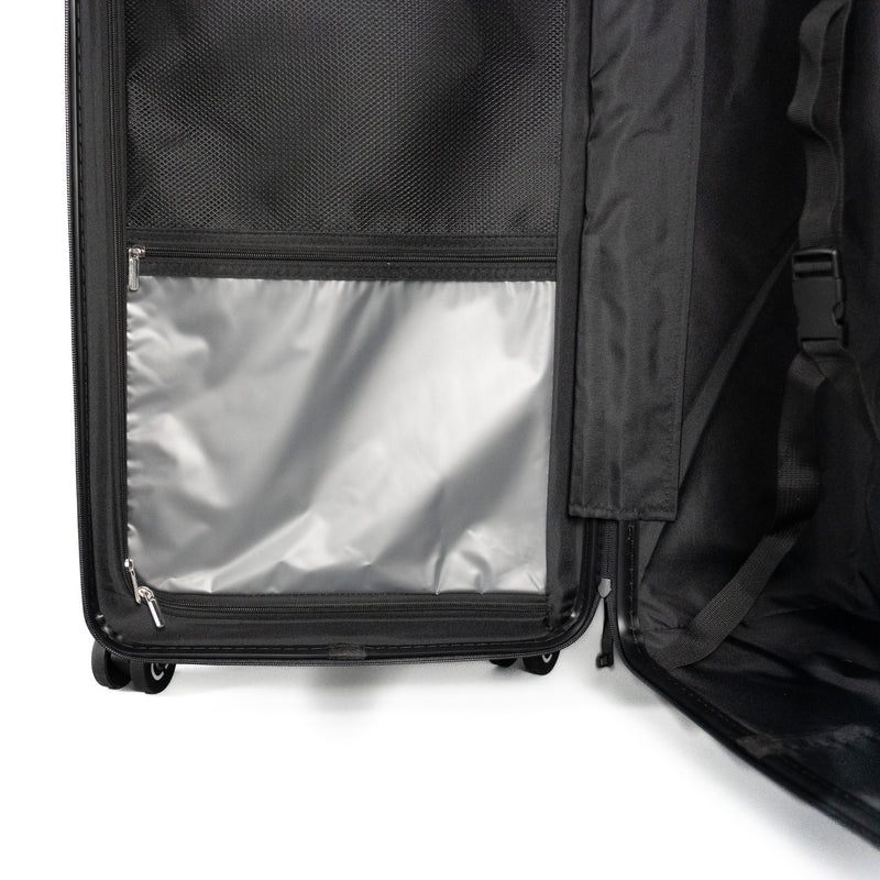 Valise TRÜNK détail roues et poignée télescopique