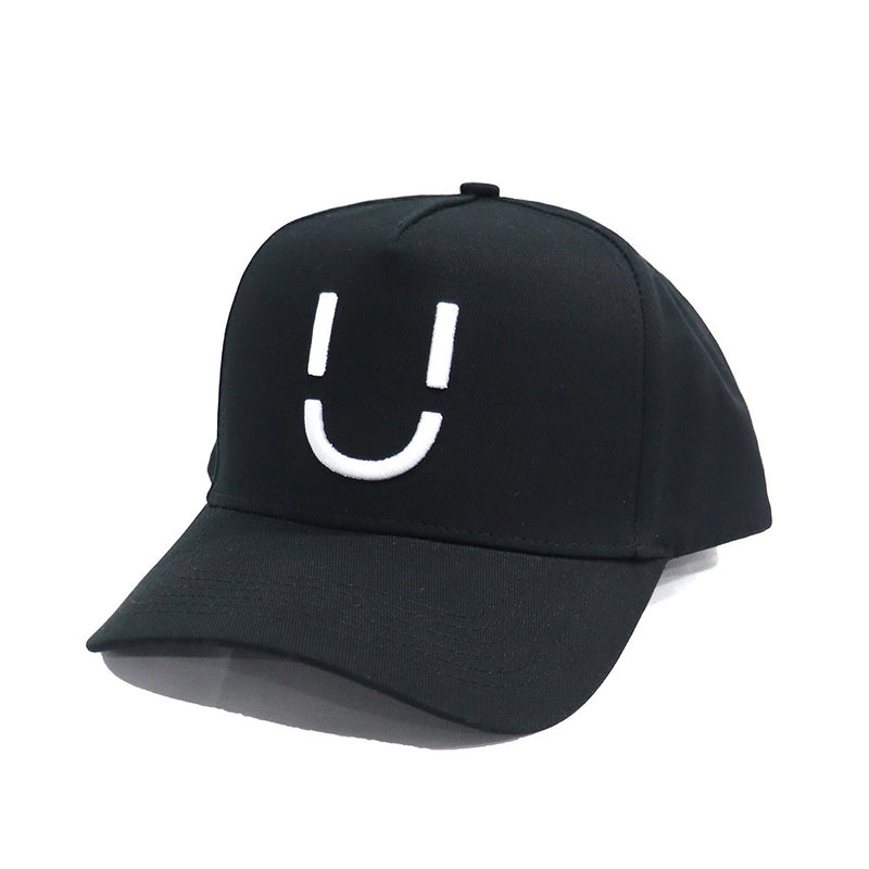 Casquette Ü CAP noire profil visière courbée 